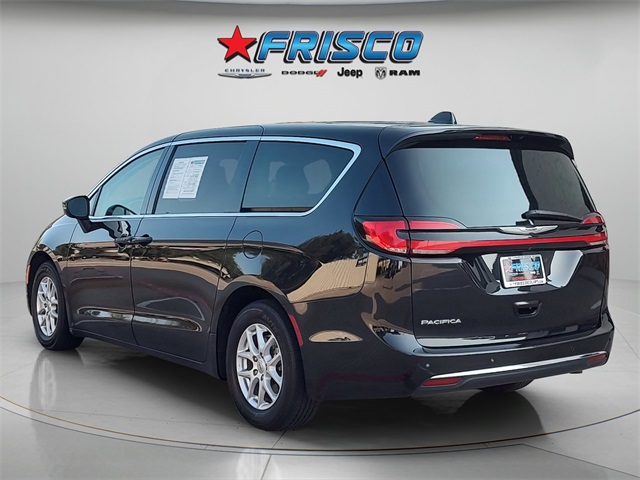 2023 Chrysler Pacifica Touring L photo 5