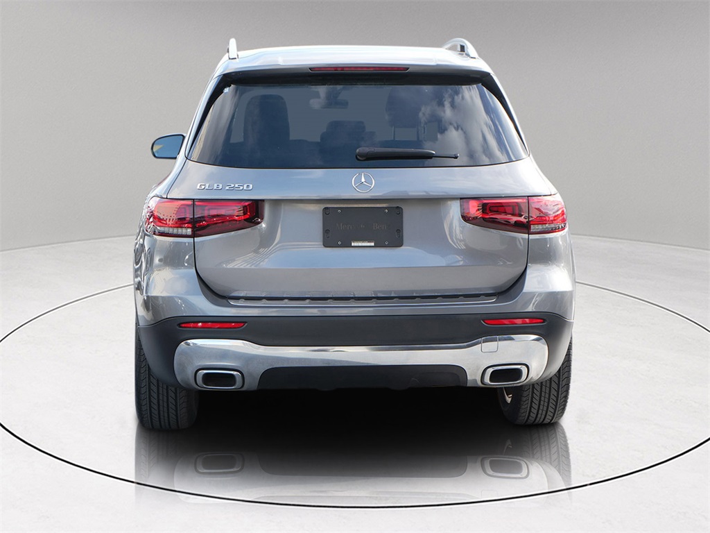 2022 Mercedes Benz GLB 250 photo 3