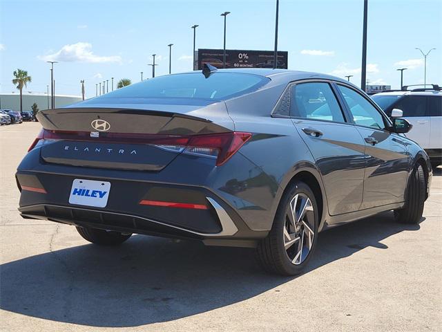 2025 Hyundai Elantra SEL Sport photo 4