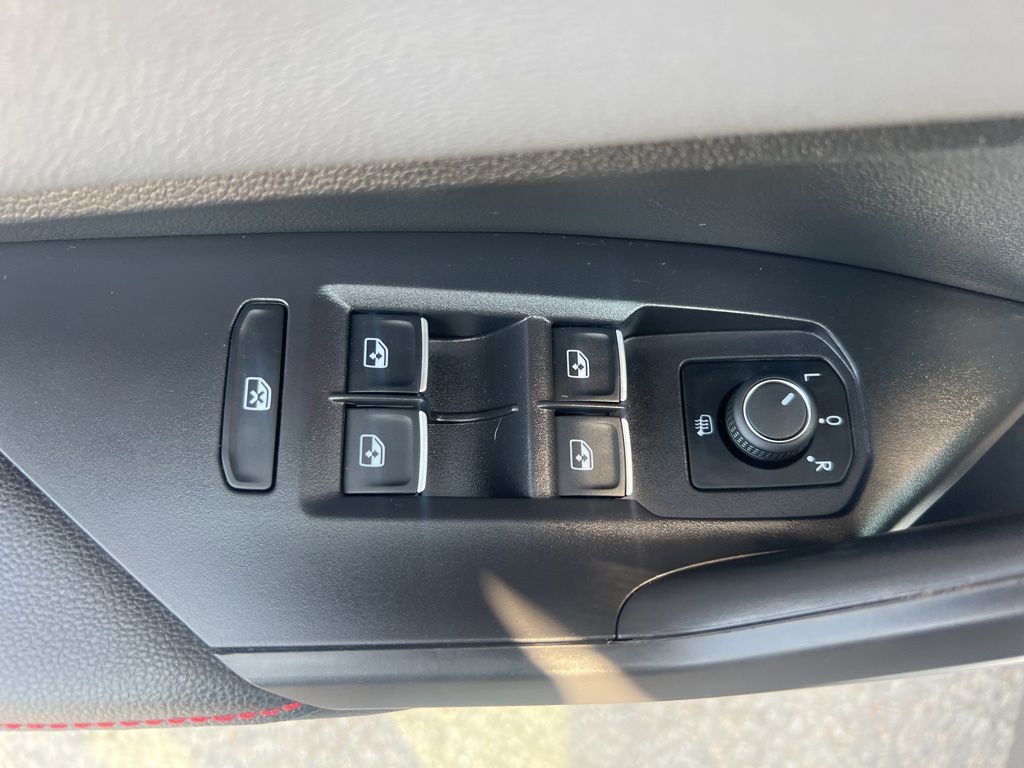 2025 Volkswagen Jetta GLI 2.0T Autobahn photo 39