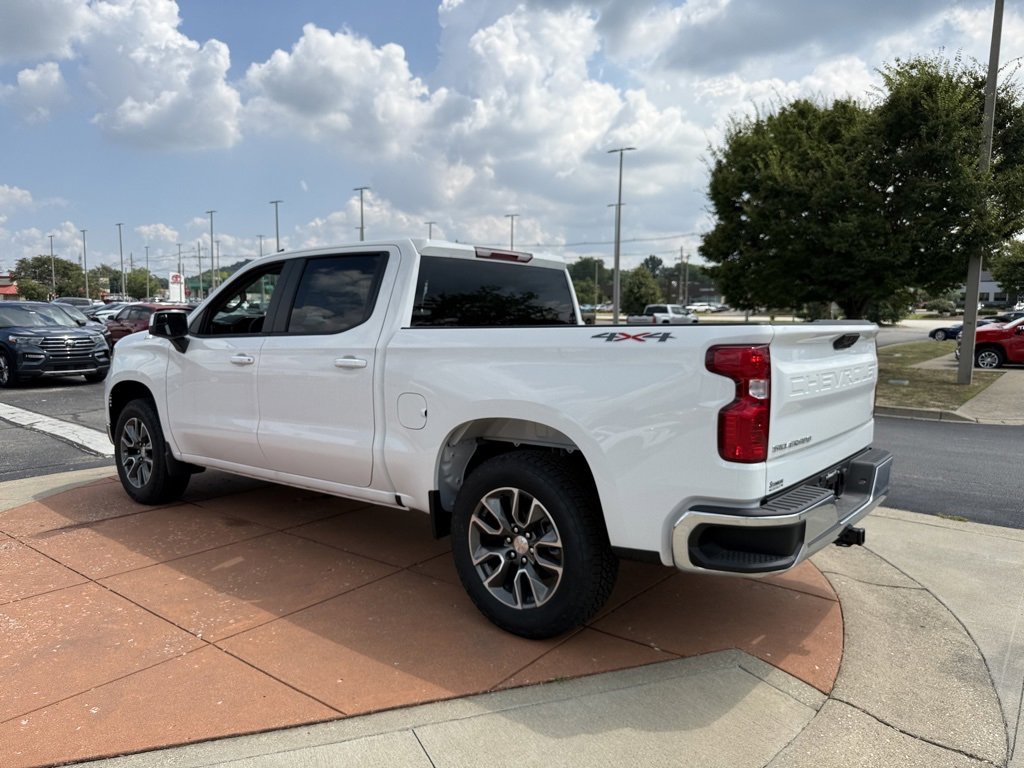 2025 Chevrolet Silverado 1500 LT photo 3