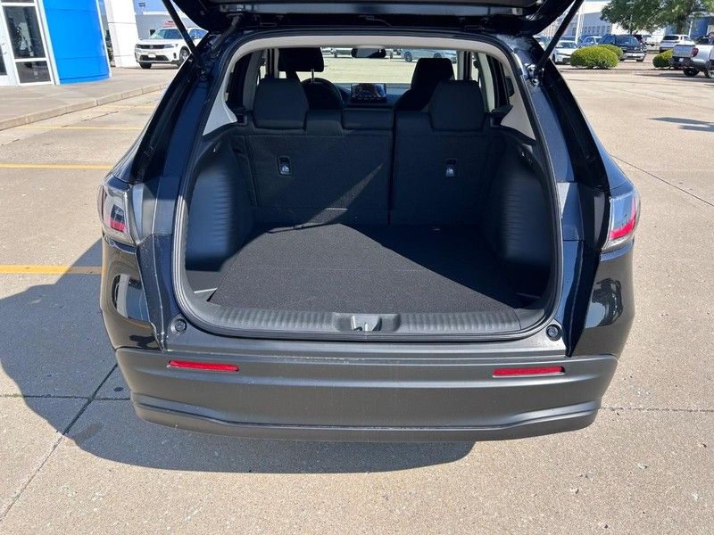 2026 Honda HR-V LX photo 2