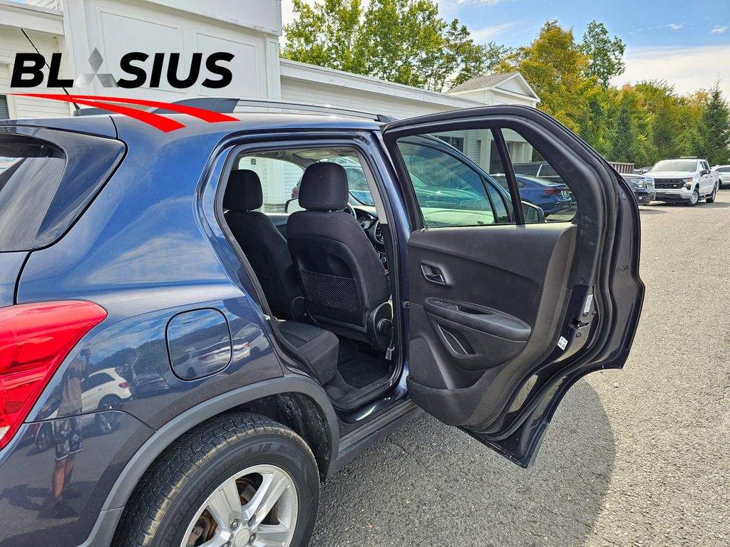 2018 Chevrolet Trax LT photo 16