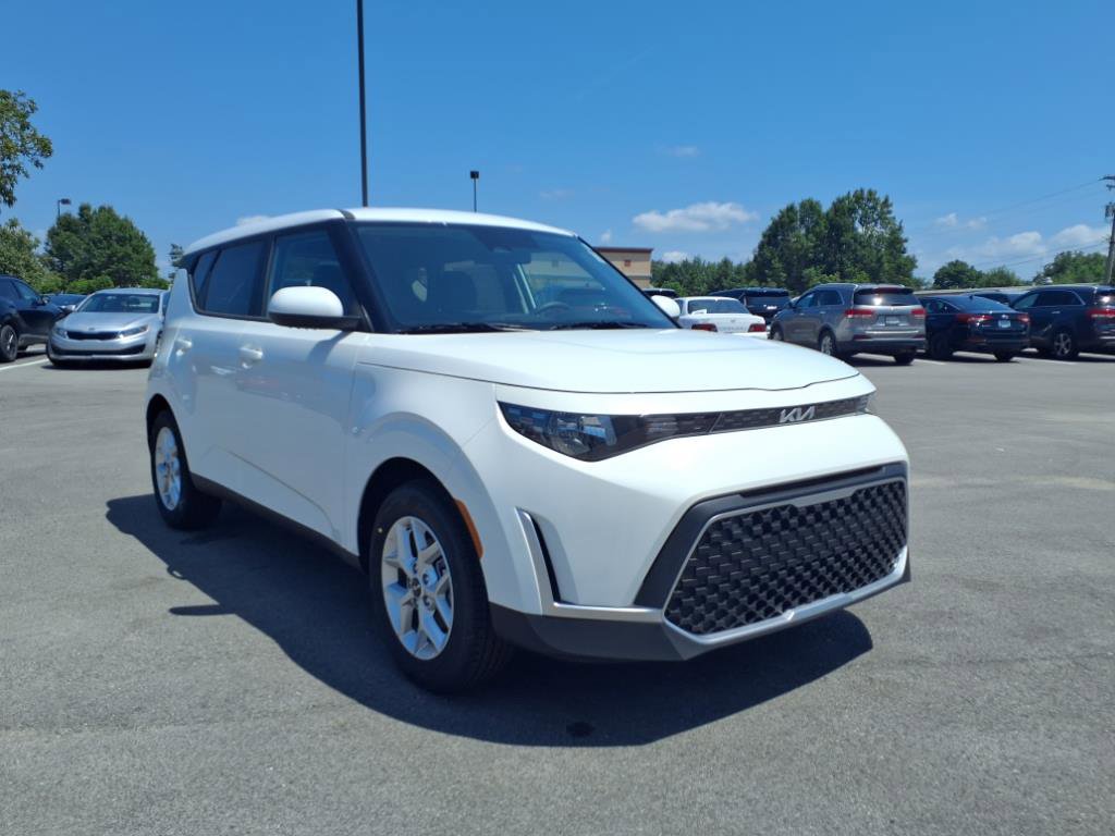 2025 Kia Soul LX photo 4