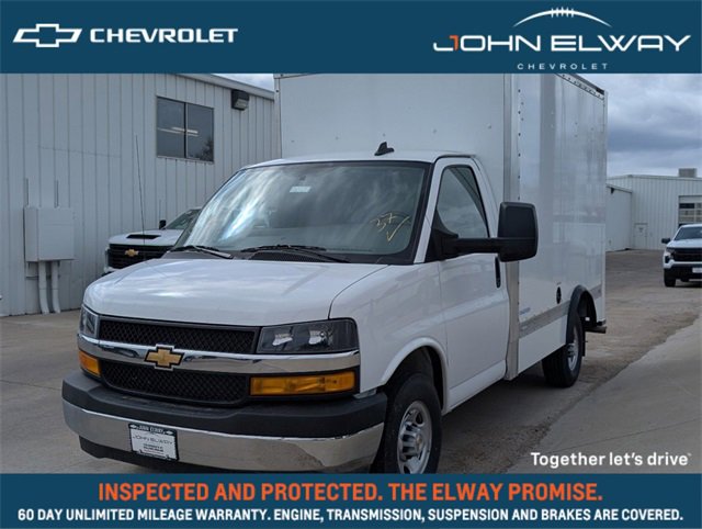 2024 Chevrolet Express Cutaway Base's photo