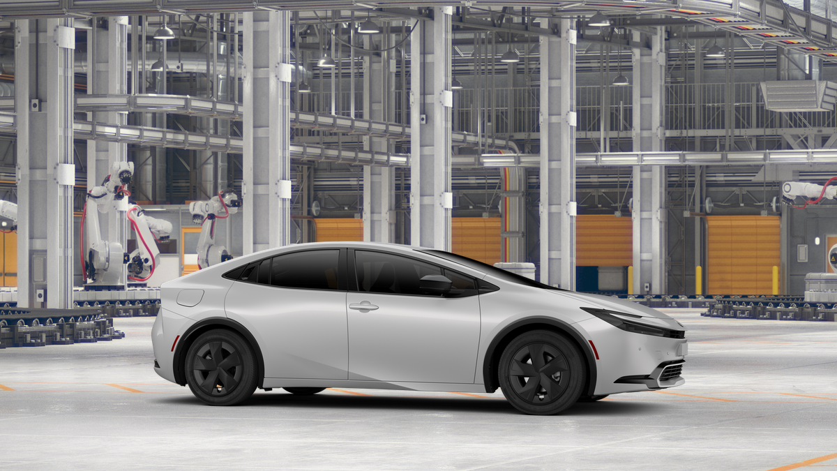 2026 Toyota Prius Plug-in Hybrid SE photo 13