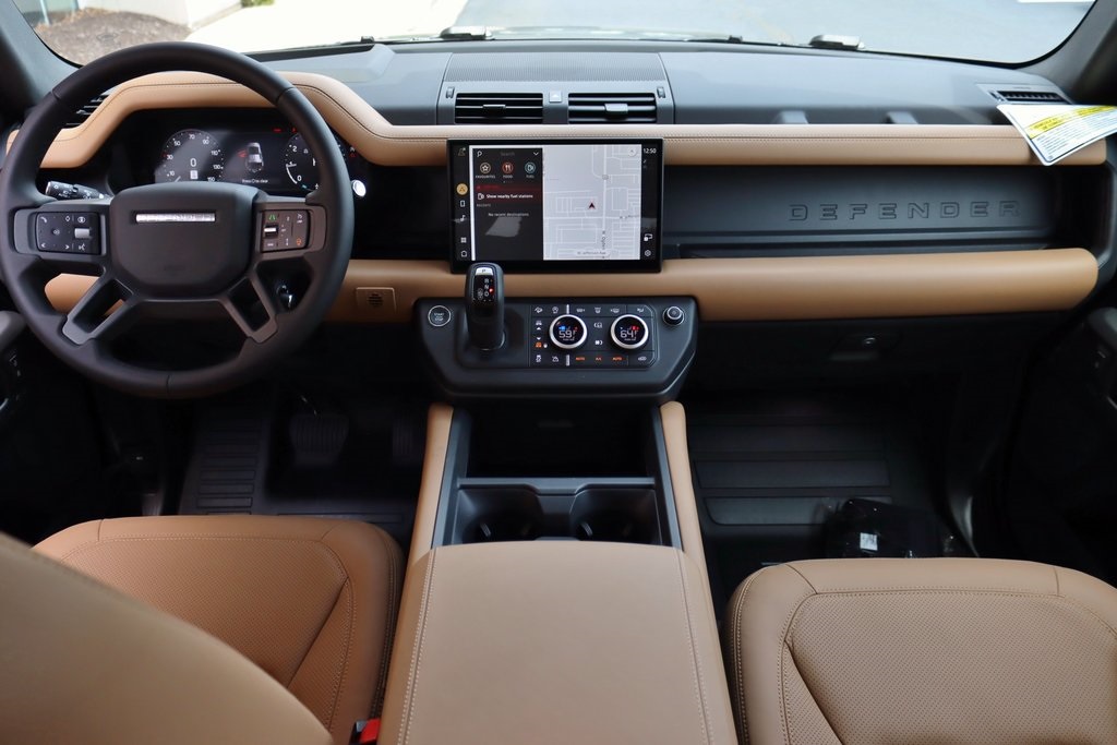 2025 Land Rover Defender 110 X-Dynamic SE photo 7