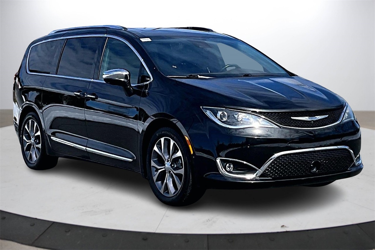 Certified 2019 Chrysler Pacifica Limited with VIN 2C4RC1GG6KR549525 for sale in Cornelius, NC