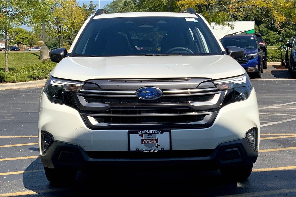 2025 Subaru Forester Premium Base photo 2