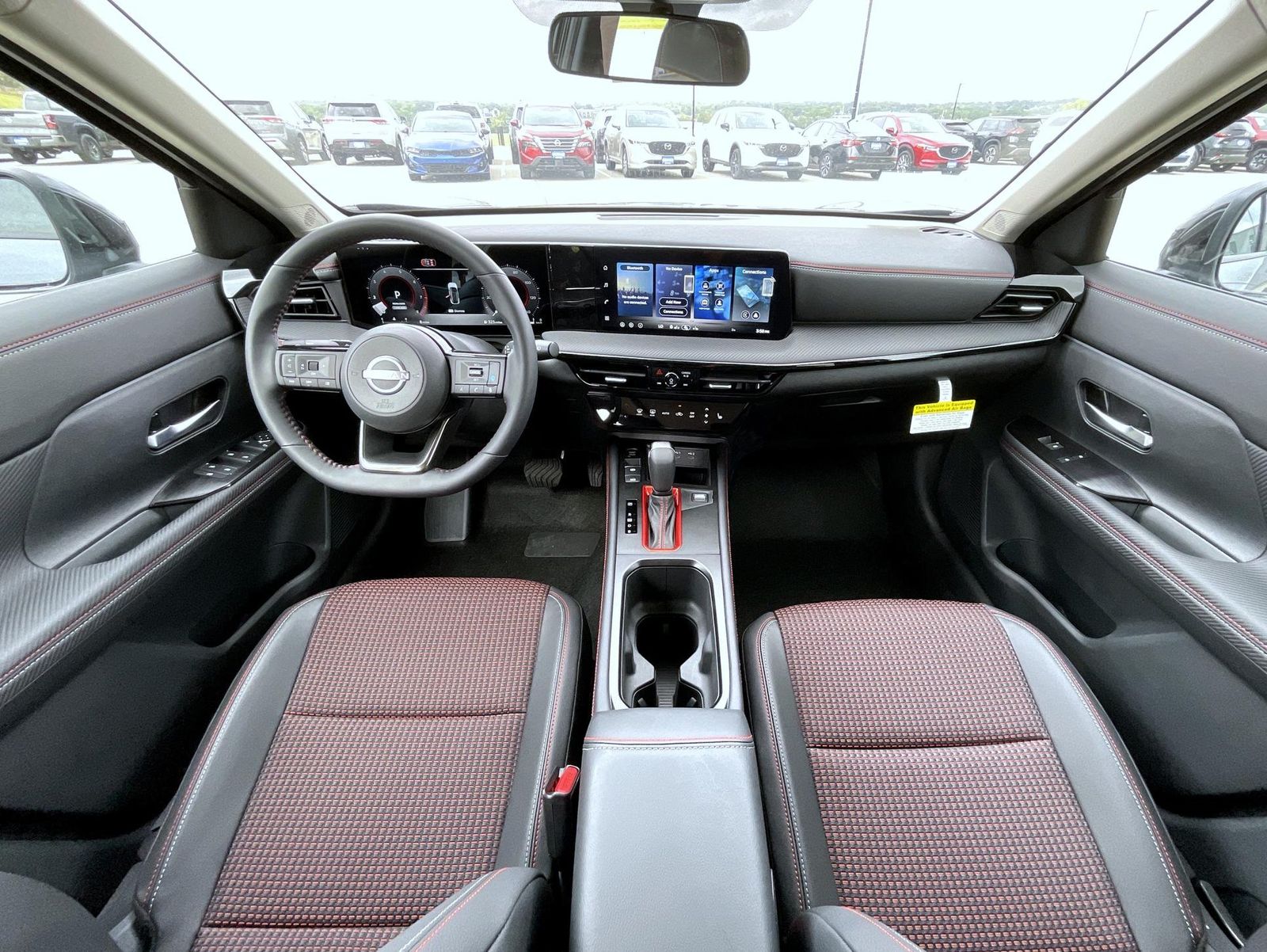 2026 Nissan Kicks SR photo 12