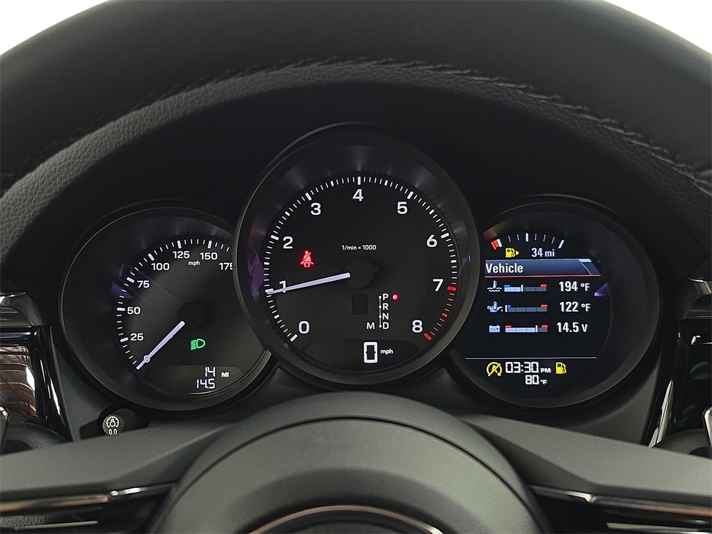 2026 Porsche Macan T photo 15