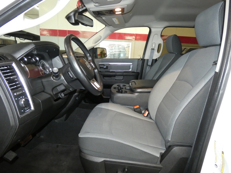 2022 Ram 1500 Classic SLT photo 7
