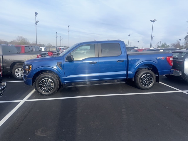 2023 Ford F-150 XL's photo