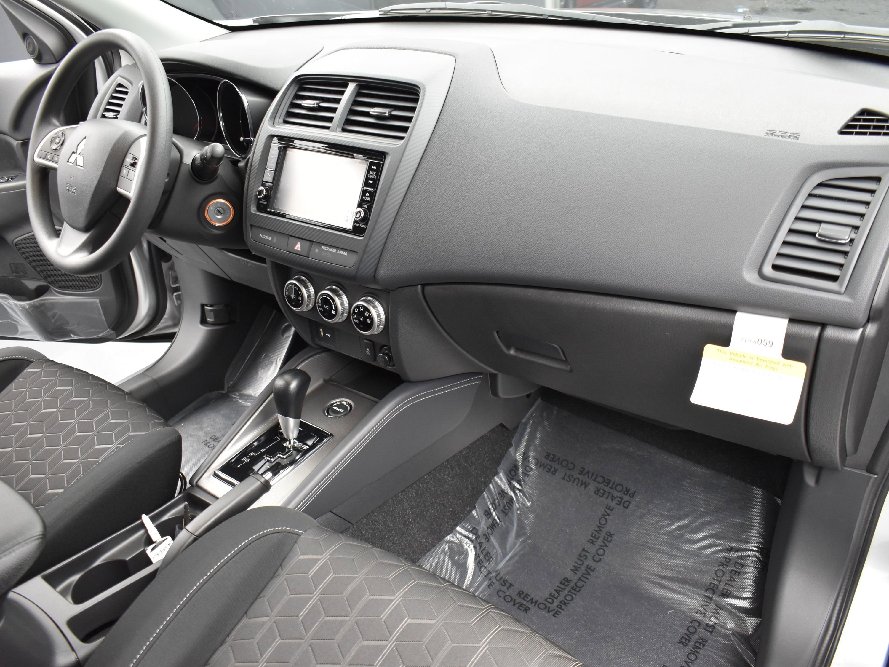 2025 Mitsubishi Outlander Sport SE photo 5
