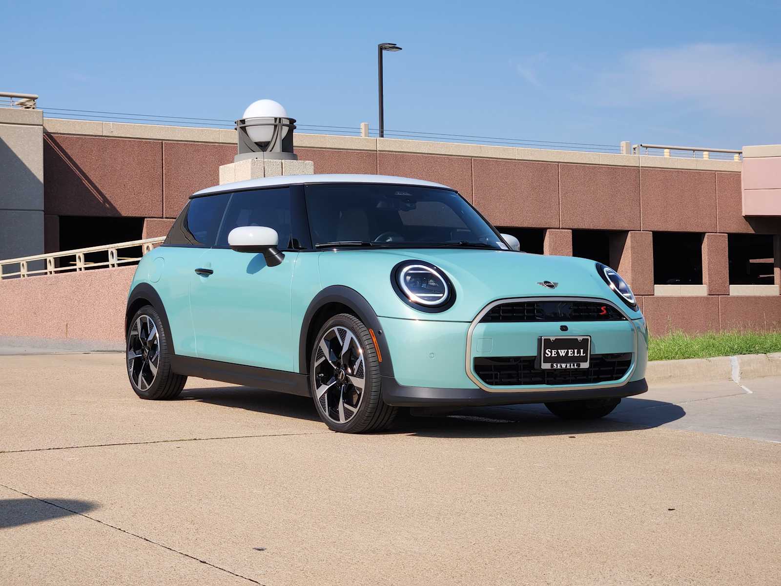 2025 Mini Cooper 2 Door Hardtop S photo 2