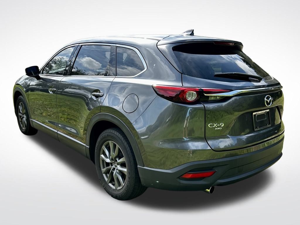 2022 Mazda CX-9 Touring photo 2