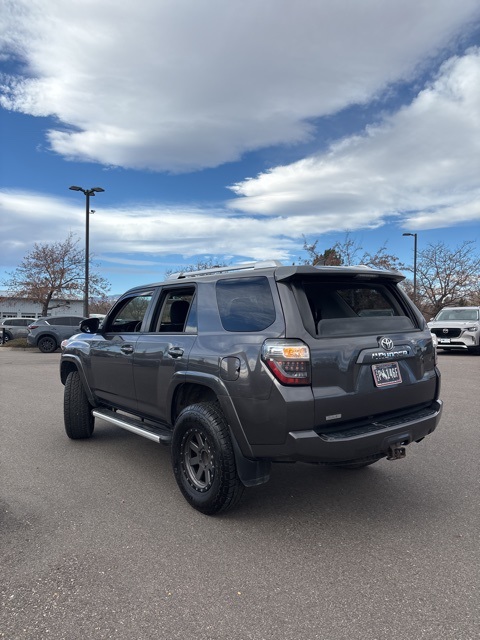 2016 Toyota 4Runner SR5 photo 2