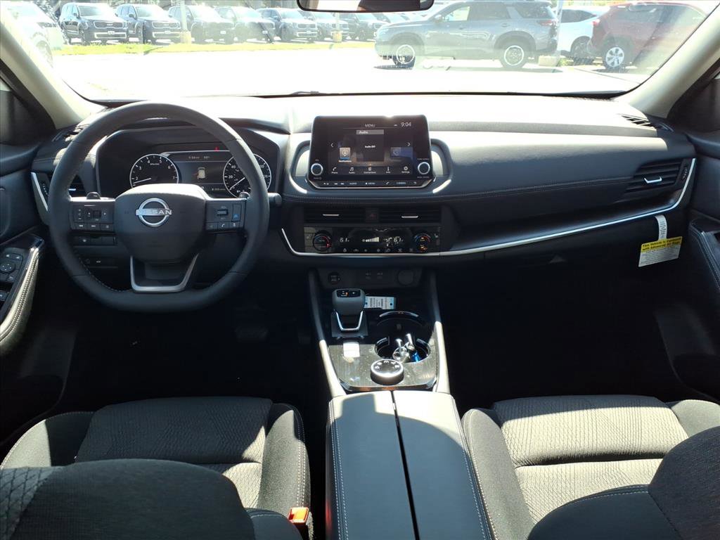 2026 Nissan Rogue SV photo 3