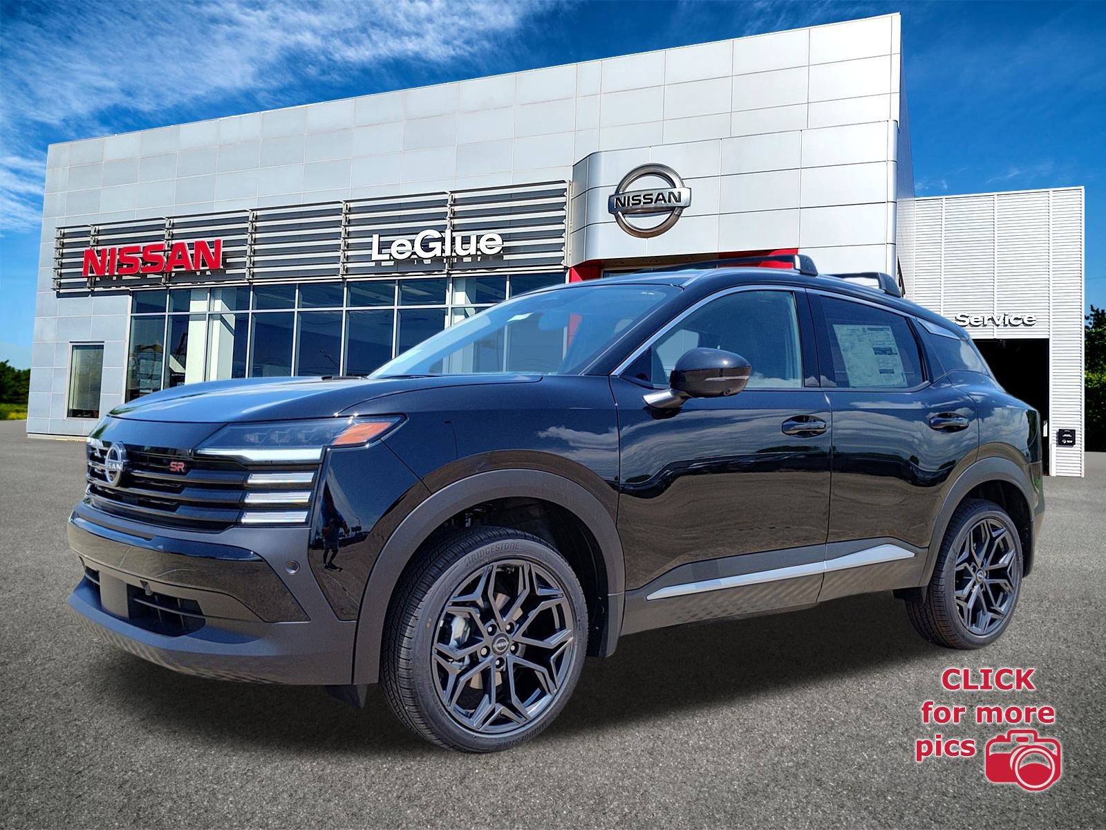 2025 Nissan Kicks SR's photo