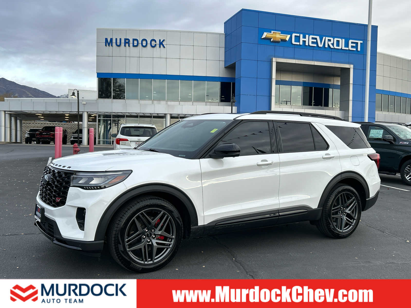 2025 Ford Explorer ST's photo