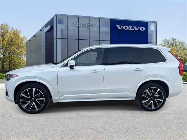 2022 Volvo XC90 T6 Momentum photo 4
