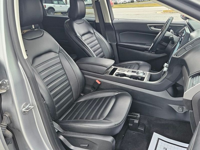 2023 Ford Edge SEL photo 14