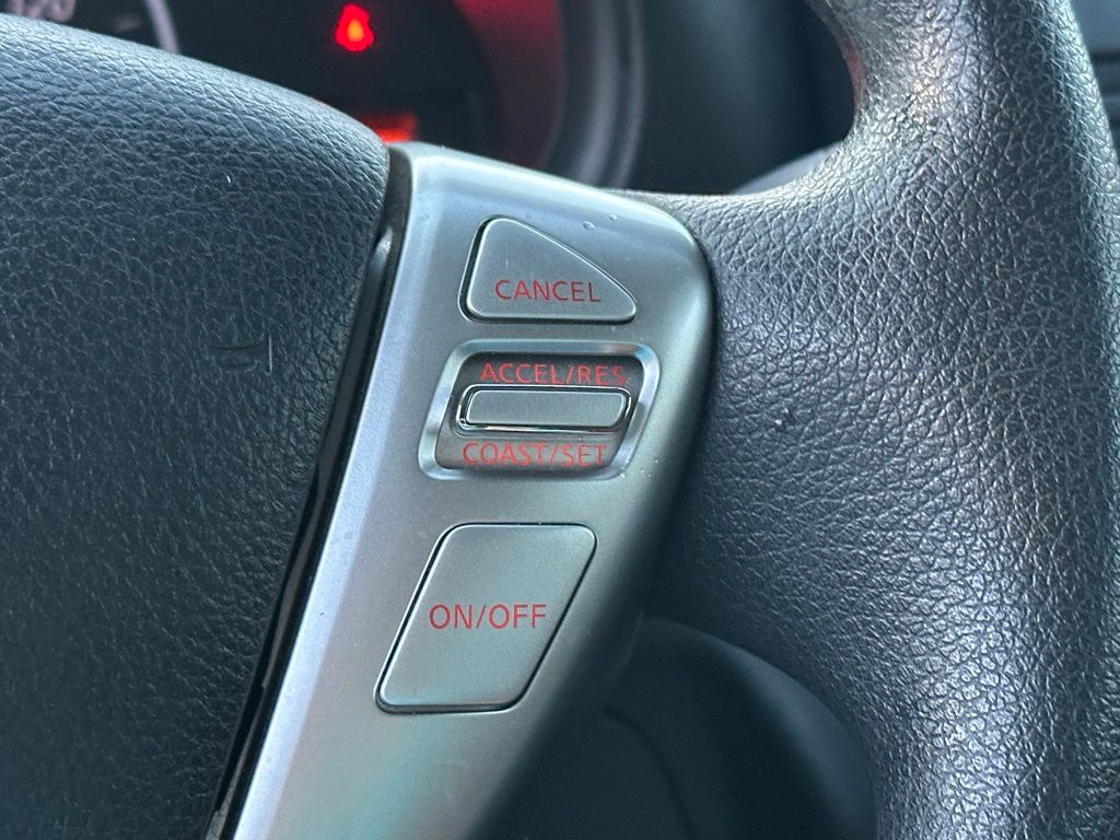 2015 Nissan Versa 1.6 Plus photo 17