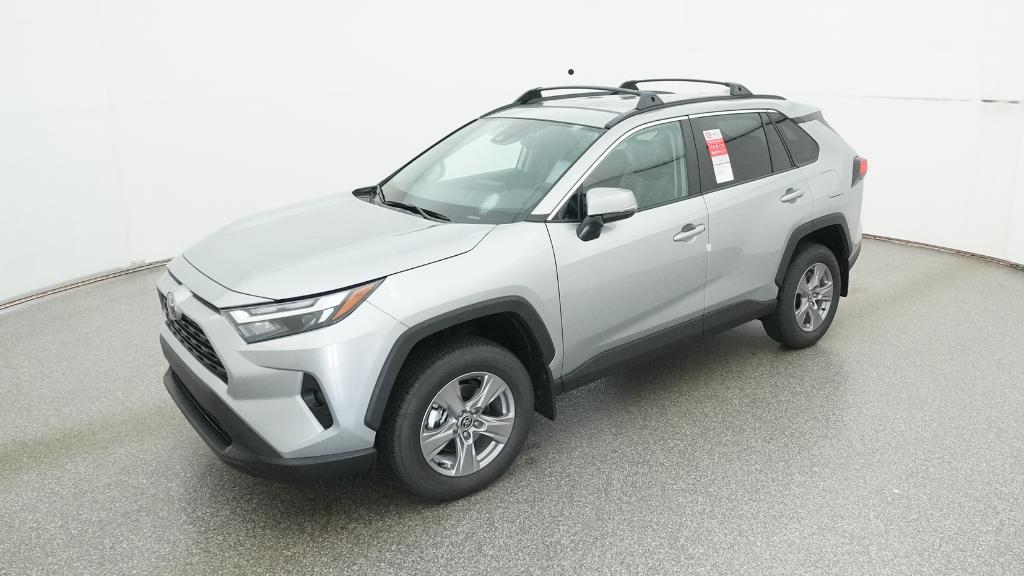 2025 Toyota RAV4 XLE's photo