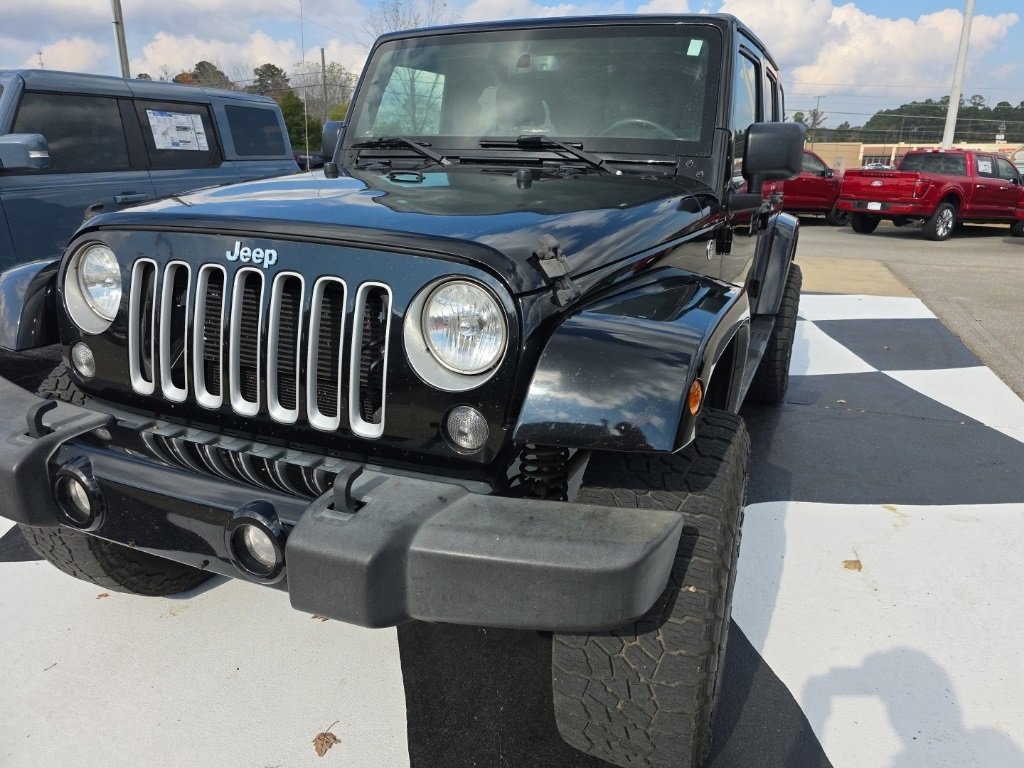 2017 Jeep Wrangler Unlimited Sahara photo 2