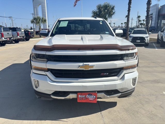 2018 Chevrolet Silverado 1500 LT photo 2
