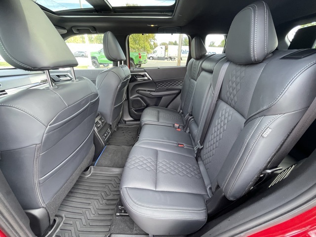 2025 Mitsubishi Outlander SEL Black Edition photo 27