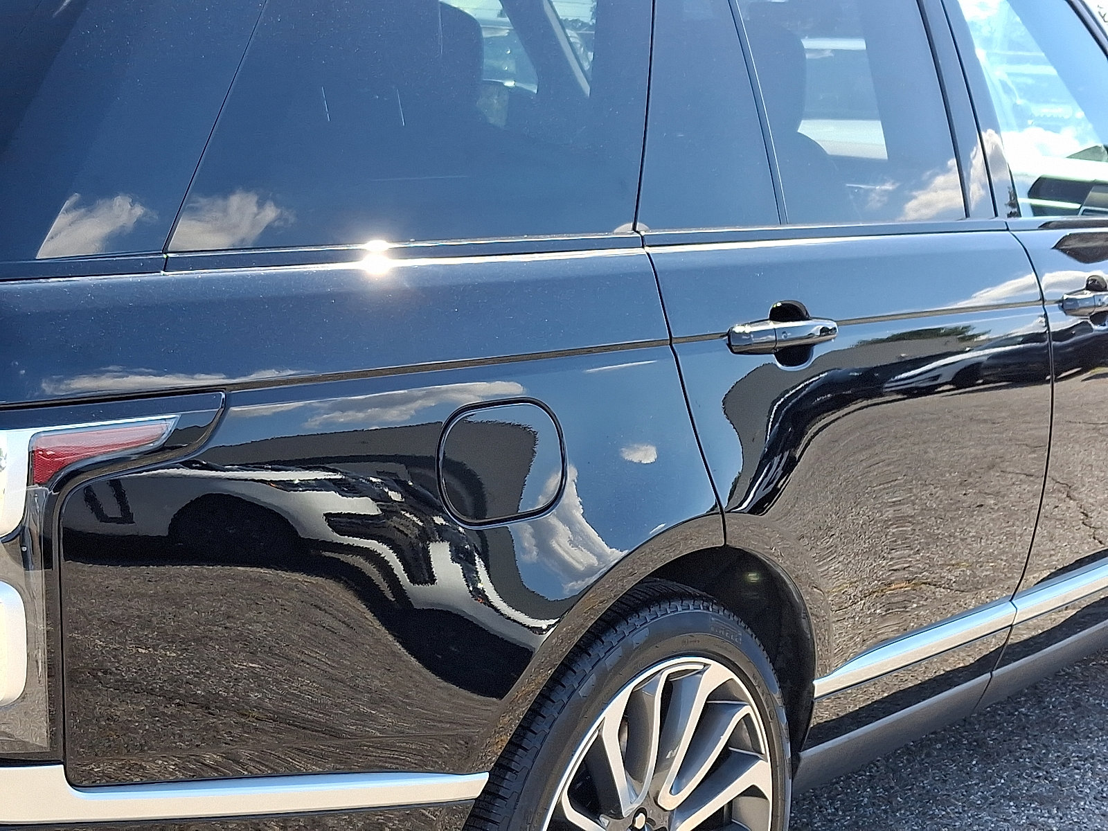 2020 Land Rover Range Rover P525 HSE photo 10