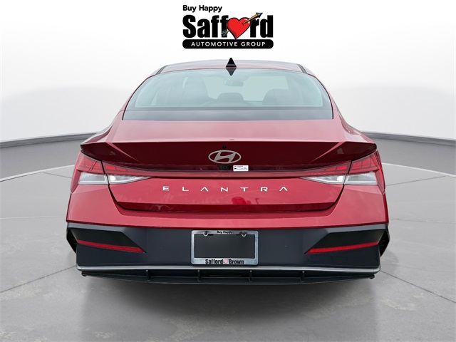 2024 Hyundai Elantra SEL Convenience photo 3