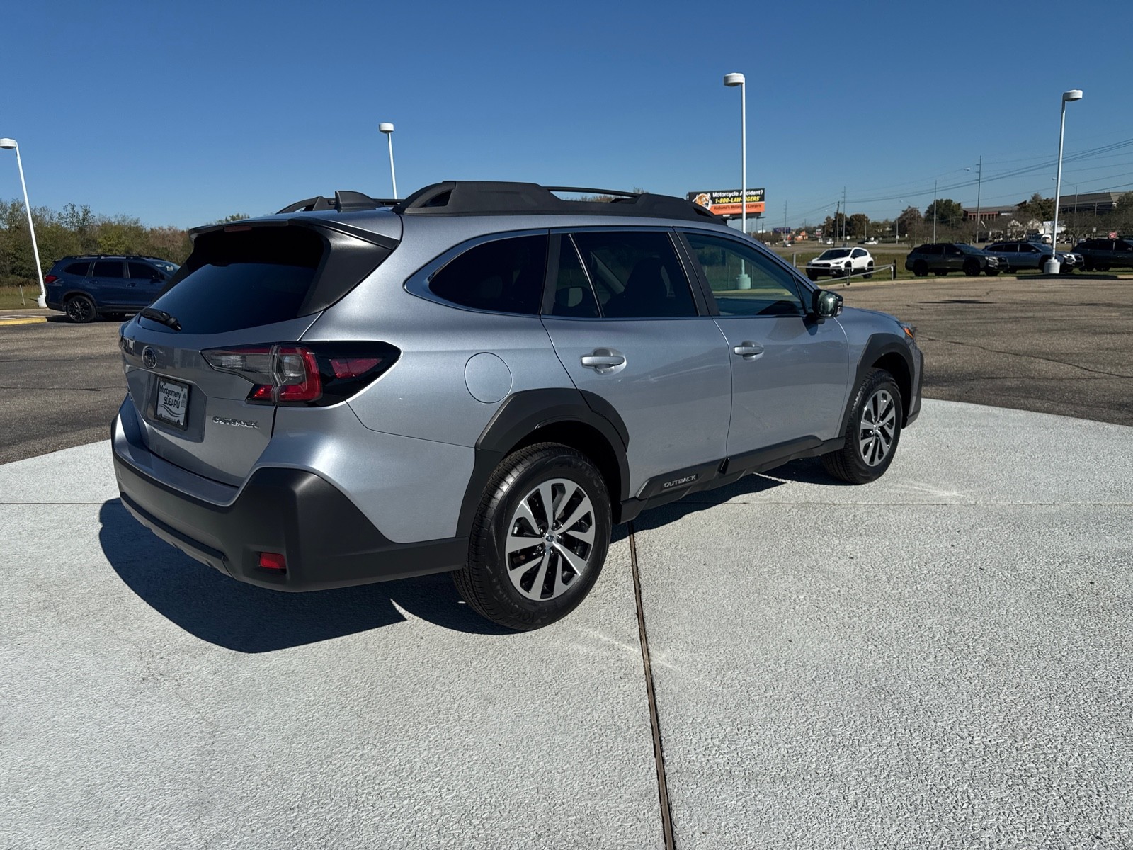 2025 Subaru Outback Premium photo 4