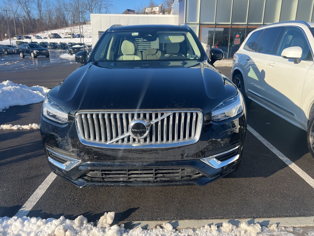 2024 Volvo XC90 Plus's photo