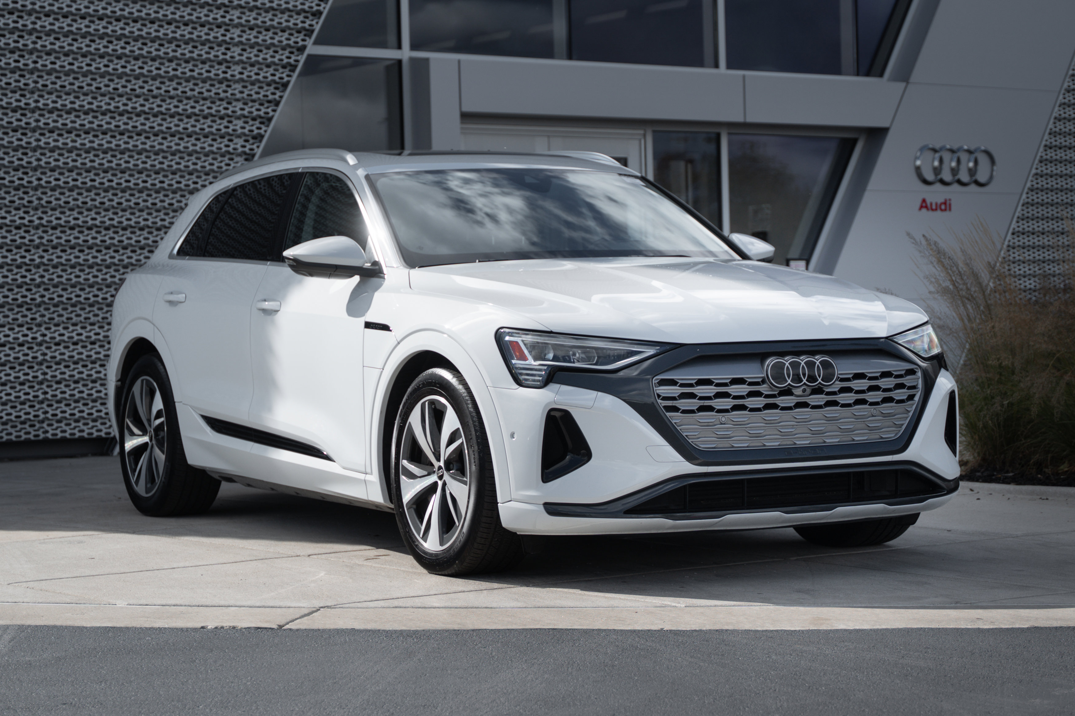 Certified 2024 Audi Q8 e-tron Premium Plus with VIN WA15AAGE4RB007829 for sale in St. Charles, IL