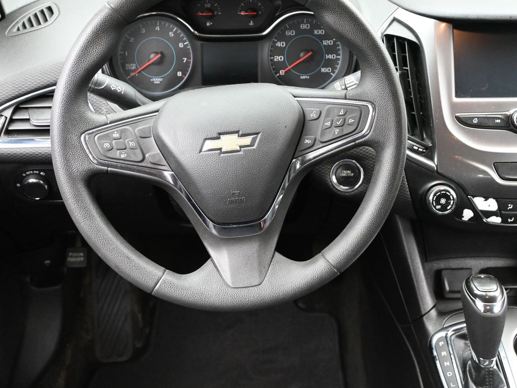 2017 Chevrolet Cruze LT photo 8