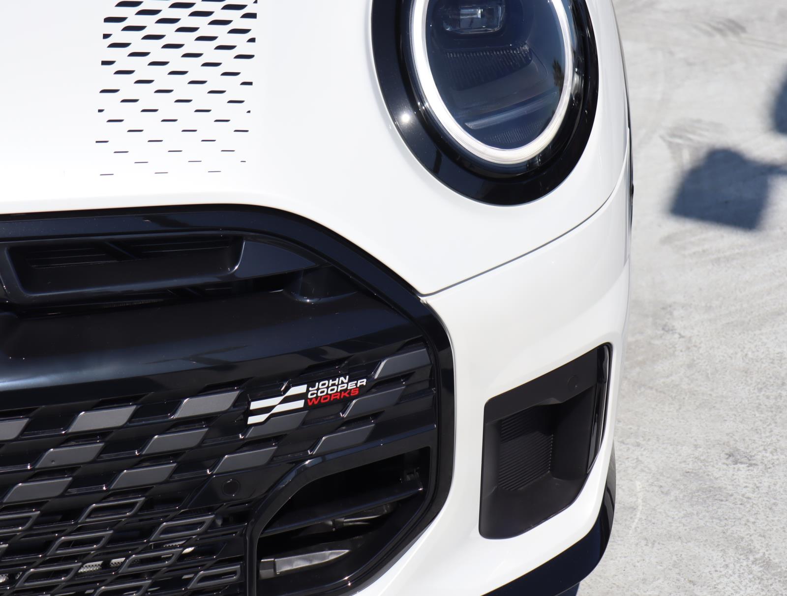 2026 Mini Cooper Convertible Iconic photo 4