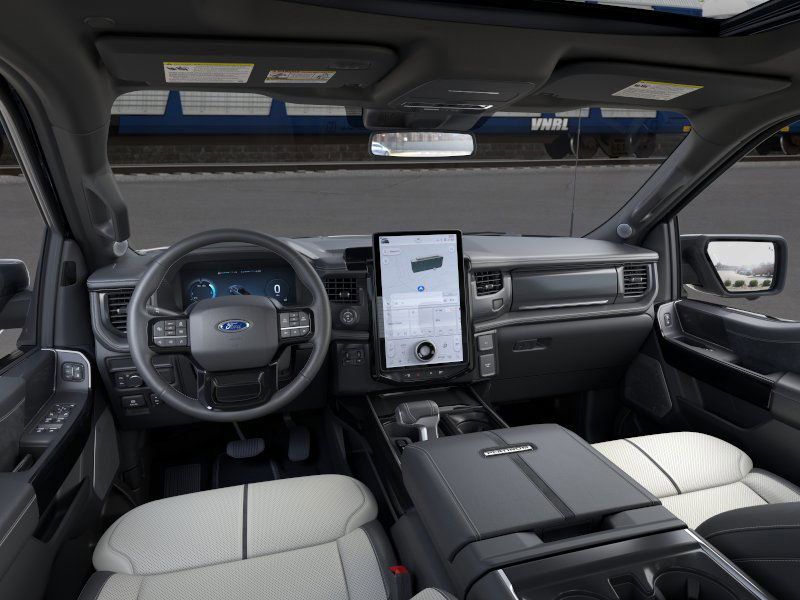2025 Ford F-150 Lightning Platinum photo 10