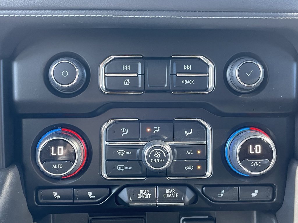 2022 Chevrolet Suburban LT photo 19