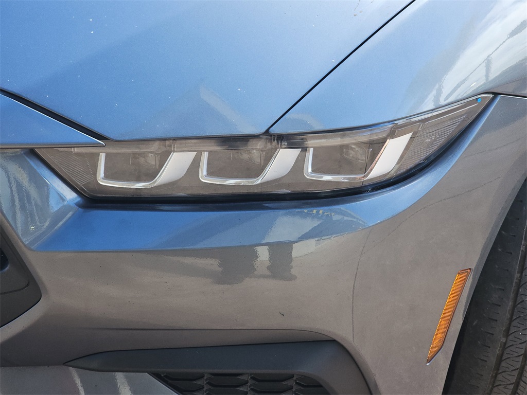 2024 Ford Mustang EcoBoost photo 27
