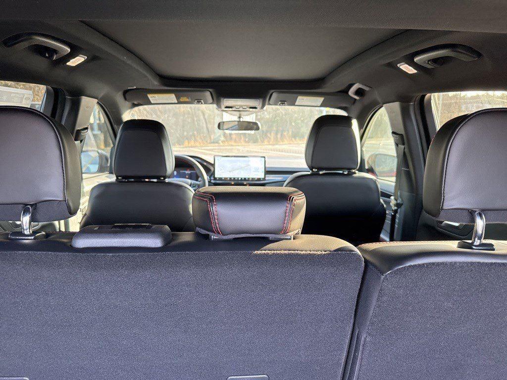 2025 Ford Escape ST-Line photo 8