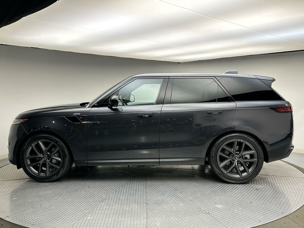 2025 Land Rover Range Rover Sport SE photo 2