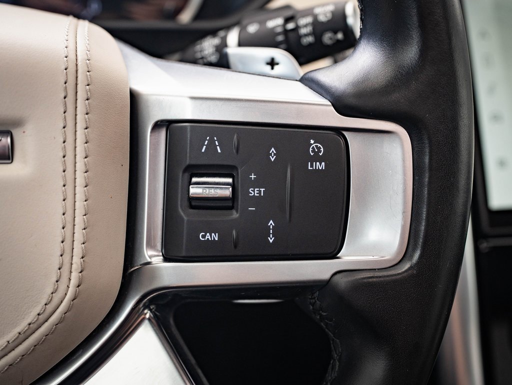 2023 Land Rover Discovery S R-Dynamic photo 23