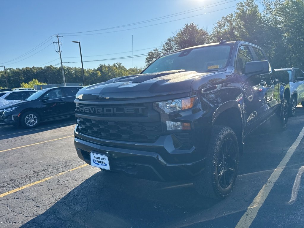 2023 Chevrolet Silverado 1500 Custom Trail Boss photo 2