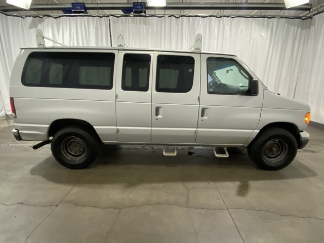 Used 2004 Ford Econoline Wagon XL with VIN 1FBNE31LX4HB03164 for sale in Grants Pass, OR