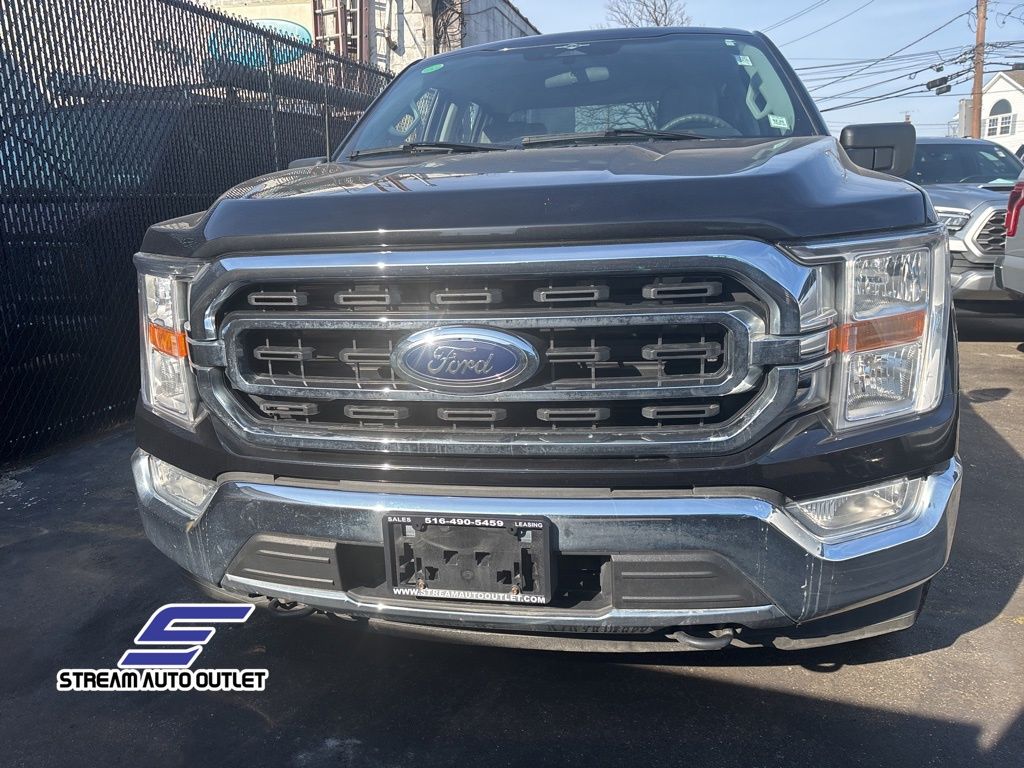 2023 Ford F-150 XLT photo 2