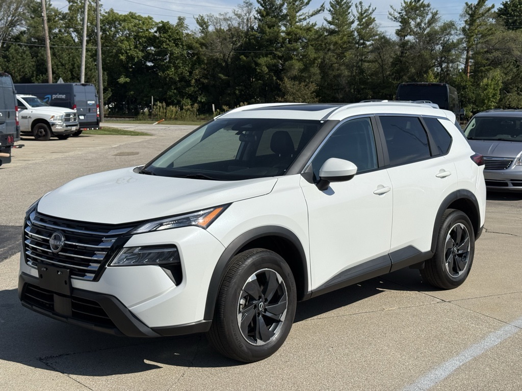 2024 Nissan Rogue SV photo 2