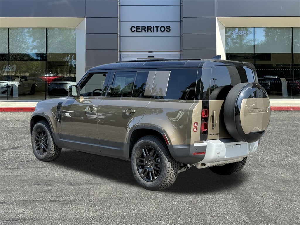 2025 Land Rover Defender 110 S photo 6
