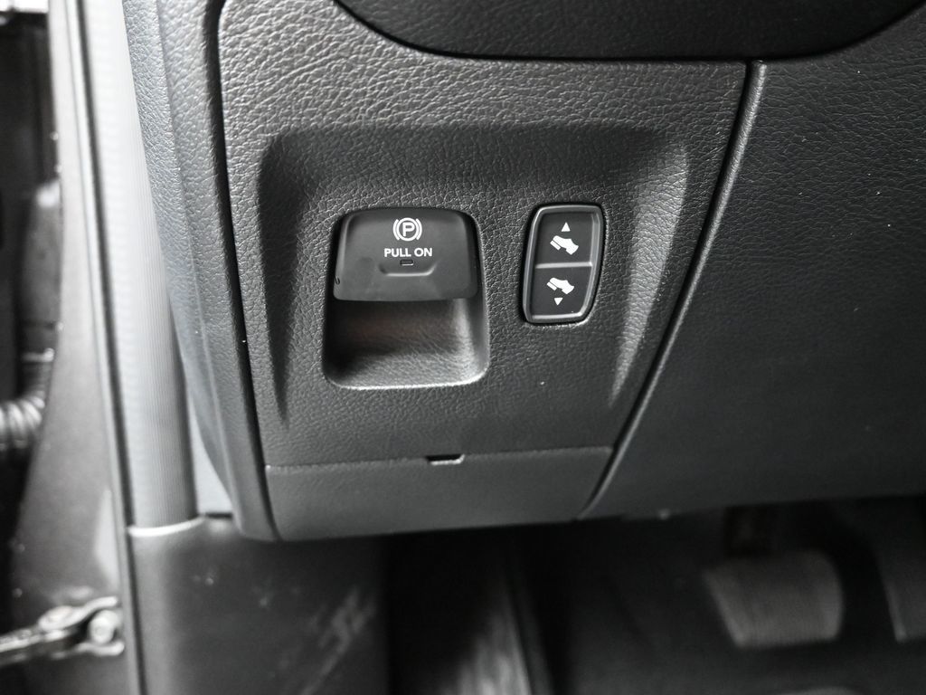 2026 Ram 1500 Laramie photo 15
